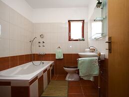 Luxurious Apartment in Sajini Croatia