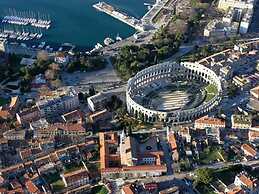 Luxurious Apartment in Sajini Croatia