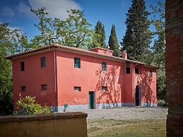 Apartment Near Pisa With Pool and Garden