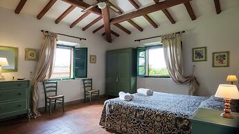 Apartment Near Pisa With Pool and Garden