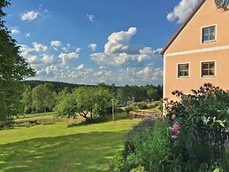 Apartment With Garden and Sauna Tranquil Area