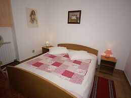 Charming Apartment in Banjole Near Sea