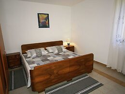 Charming Apartment in Banjole Near Sea