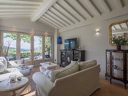 Belvilla by OYO Villa Ginestra