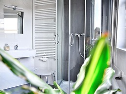 Holiday Home Near the sea With own Garden