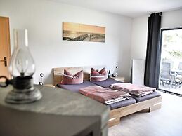 Holiday Home Near the sea With own Garden