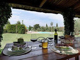 Holiday Home With Swimming Pool in Foiano Della Chiana