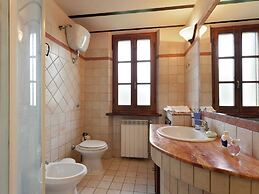 Holiday Home With Swimming Pool in Foiano Della Chiana