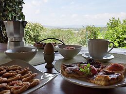 Holiday Home With Swimming Pool in Foiano Della Chiana