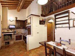 Holiday Home With Swimming Pool in Foiano Della Chiana