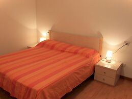 Holiday Home with Nicely Decorated Interior near Lake Garda