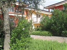 Holiday Home with Nicely Decorated Interior near Lake Garda