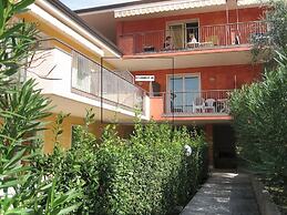 Holiday Home with Nicely Decorated Interior near Lake Garda