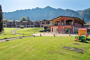 Apartment on Lake Idro With Pool