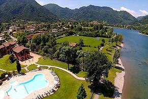 Apartment on Lake Idro With Pool