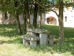 Apartment in Todi With Pool and Garden