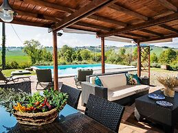 Magnificent old Country House With Garden and Private Pool, With Wifi