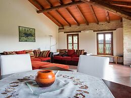 Magnificent old Country House With Garden and Private Pool, With Wifi