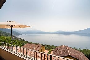 Apartment in Oggebbio With Pool & Terrace