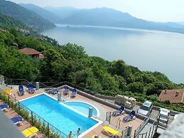 Belvilla by OYO Panoramic House in a Residence