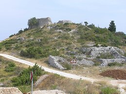 Vintage Holiday Home in Rakalj With Garden