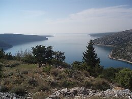 Vintage Holiday Home in Rakalj With Garden