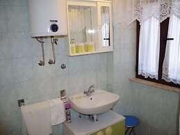 Vintage Holiday Home in Rakalj With Garden