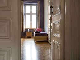 Airy and Sunny Apartment in the Centre of Krakow