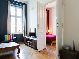 Airy and Sunny Apartment in the Centre of Krakow
