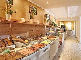 Holiday Home in Tremosine With Pool, Sauna, Garden, Terrace