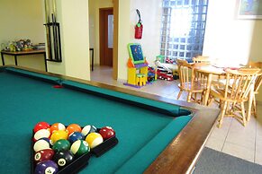 Combine City & Countryside in Well Kept House With Many Games, Next to