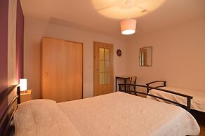 Combine City & Countryside in Well Kept House With Many Games, Next to