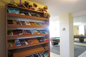 Combine City & Countryside in Well Kept House With Many Games, Next to