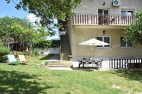 Spacious Stay in Historic Knin