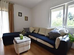 Spacious Stay in Historic Knin