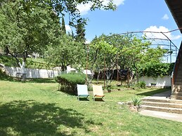 Spacious Stay in Historic Knin
