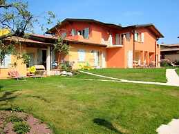 Belvilla by OYO Attractive Residence on Lake Garda