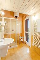Belvilla by OYO Attractive Residence on Lake Garda