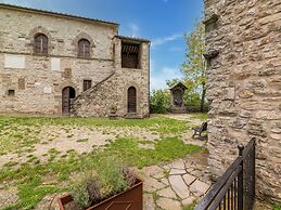 Dwelling in Renovated Barn near Birthplace of Michelangelo