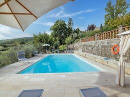 Dwelling in Renovated Barn near Birthplace of Michelangelo