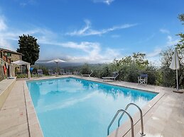 Dwelling in Renovated Barn near Birthplace of Michelangelo