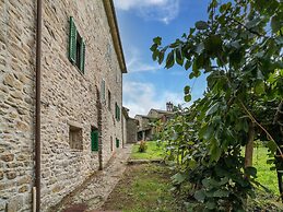 Dwelling in Renovated Barn near Birthplace of Michelangelo