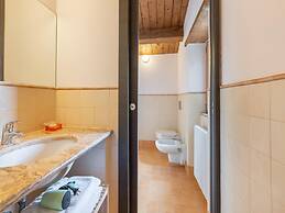 Dwelling in Renovated Barn near Birthplace of Michelangelo