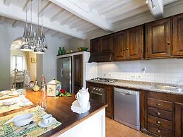 Nice Villa with Private Pool & Large Garden near Cortona