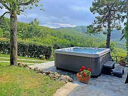 Nice Villa with Private Pool & Large Garden near Cortona