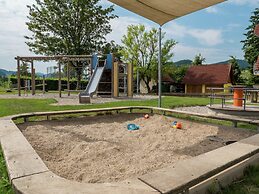 Charming Apartment in Regelsbach Near City Centre