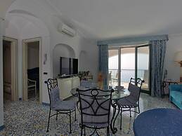 Apartment near Praia with Large Terrace & Spectacular Views