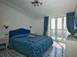 Apartment near Praia with Large Terrace & Spectacular Views