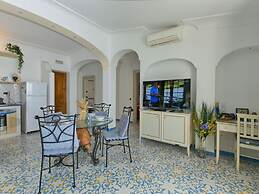 Apartment near Praia with Large Terrace & Spectacular Views