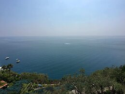 Apartment near Praia with Large Terrace & Spectacular Views